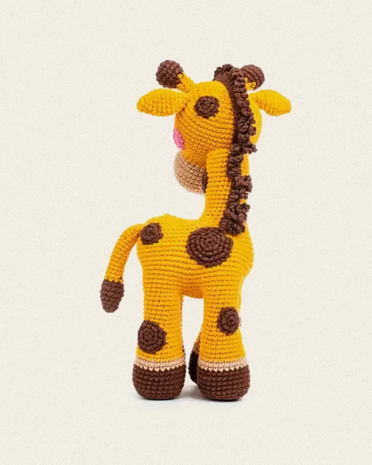bao the giraffe back view slowlittle - Hình 3