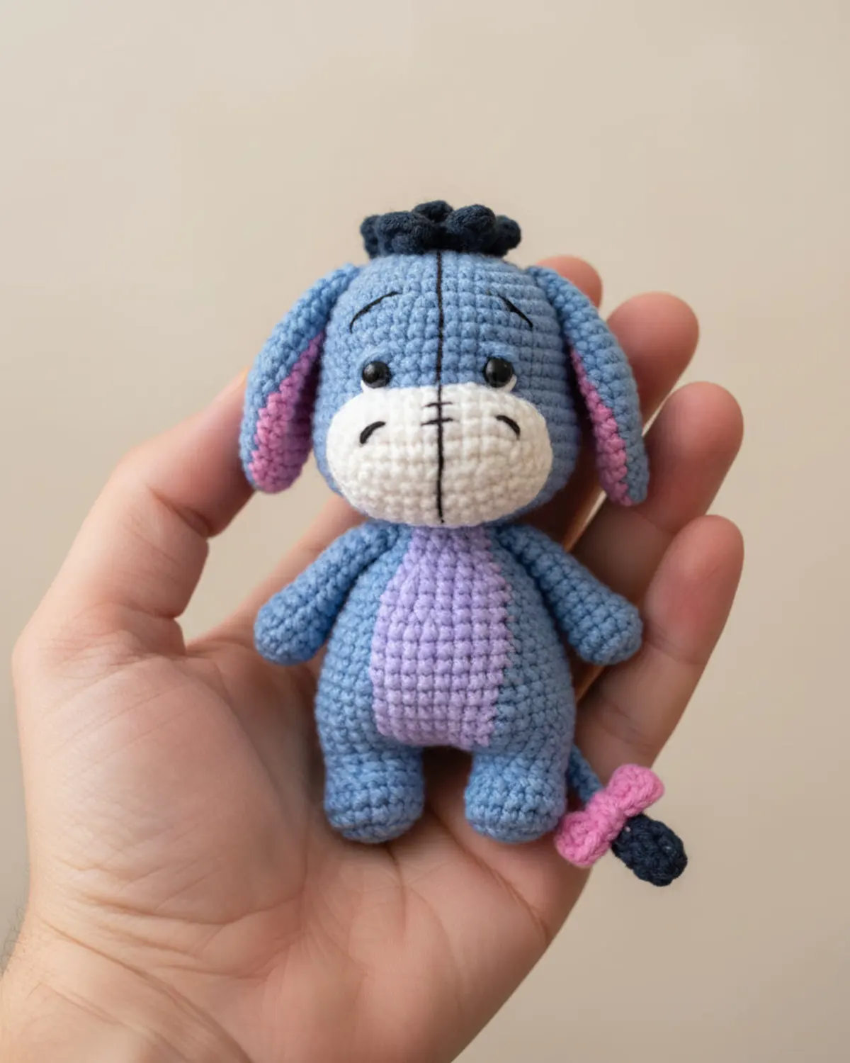 Eeyore amigurumi 11cm nằm gọn trên lòng bàn tay - Hình 3